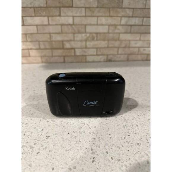 Kodak Cameo Focus Free 35mm Camera with Flip Up Flash - Picture 1 of 2